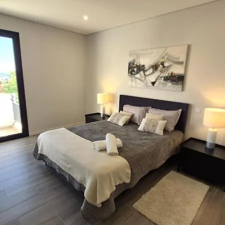 דירה Exclusive 2 Bedroom Near The For 6 Guests