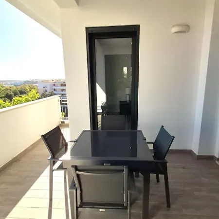 Exclusive 2 Bedroom Near The For 6 Guests *