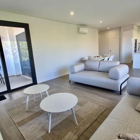 Exclusive 2 Bedroom Near The For 6 Guests *