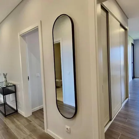 Exclusive 2 Bedroom Near The For 6 Guests *